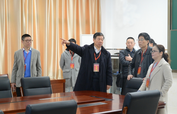 校领导深入教学一线检查开学第一课2.jpg